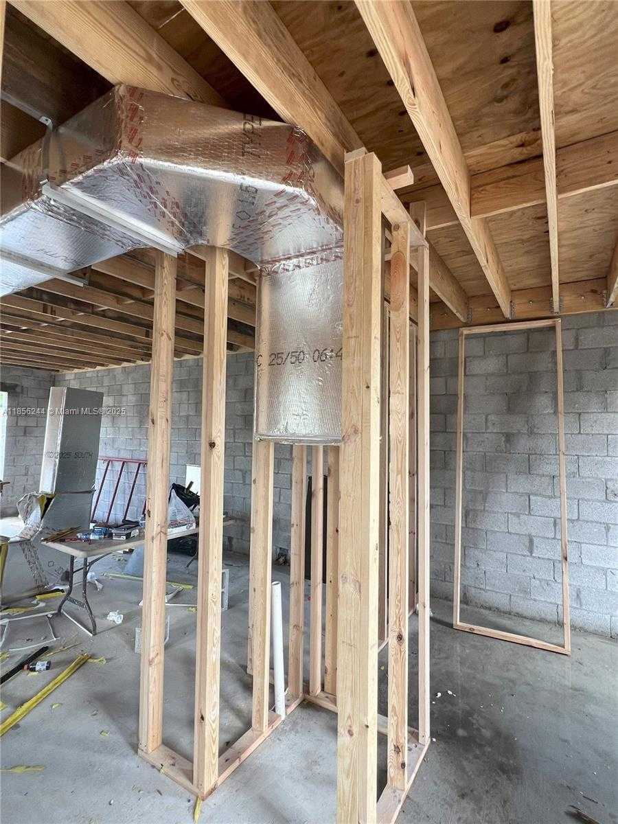 Small Image of 564 NORTH WEST 12TH ST, Florida City Number 18