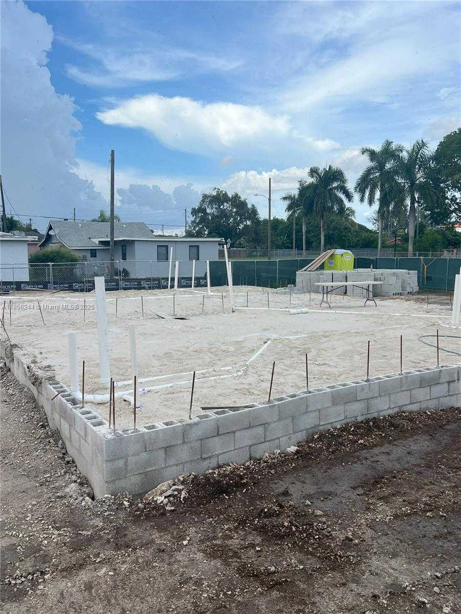 Small Image of 564 NORTH WEST 12TH ST, Florida City Number 21