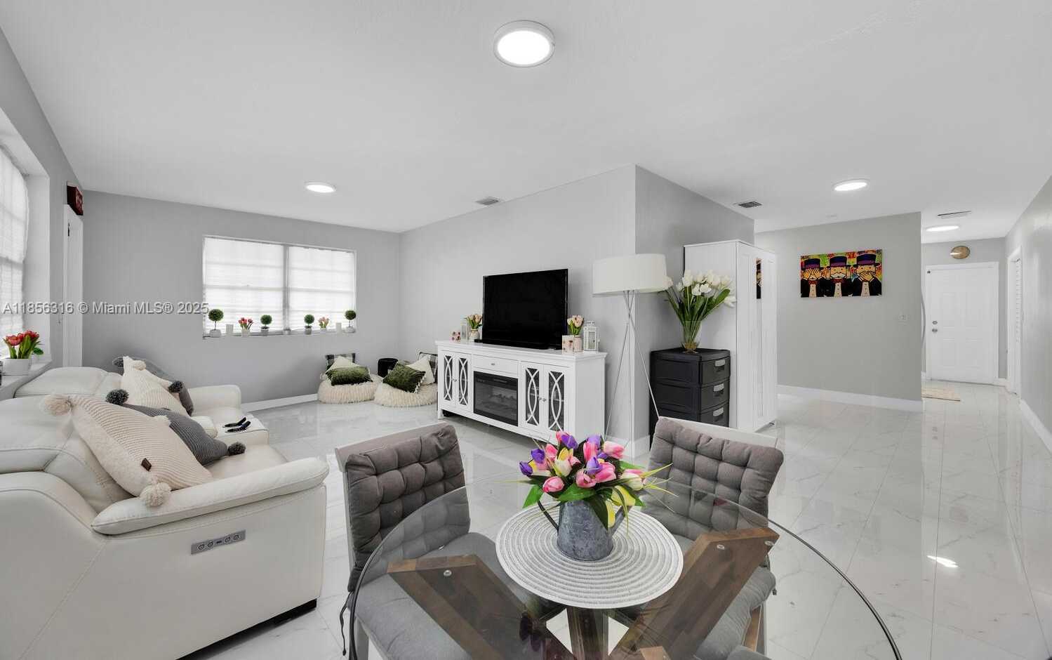 Small Image of 10504 SOUTH WEST 77TH CT, Pinecrest Number 10