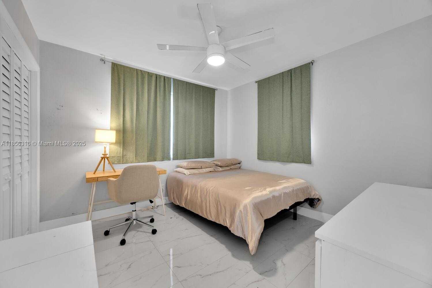 Small Image of 10504 SOUTH WEST 77TH CT, Pinecrest Number 16