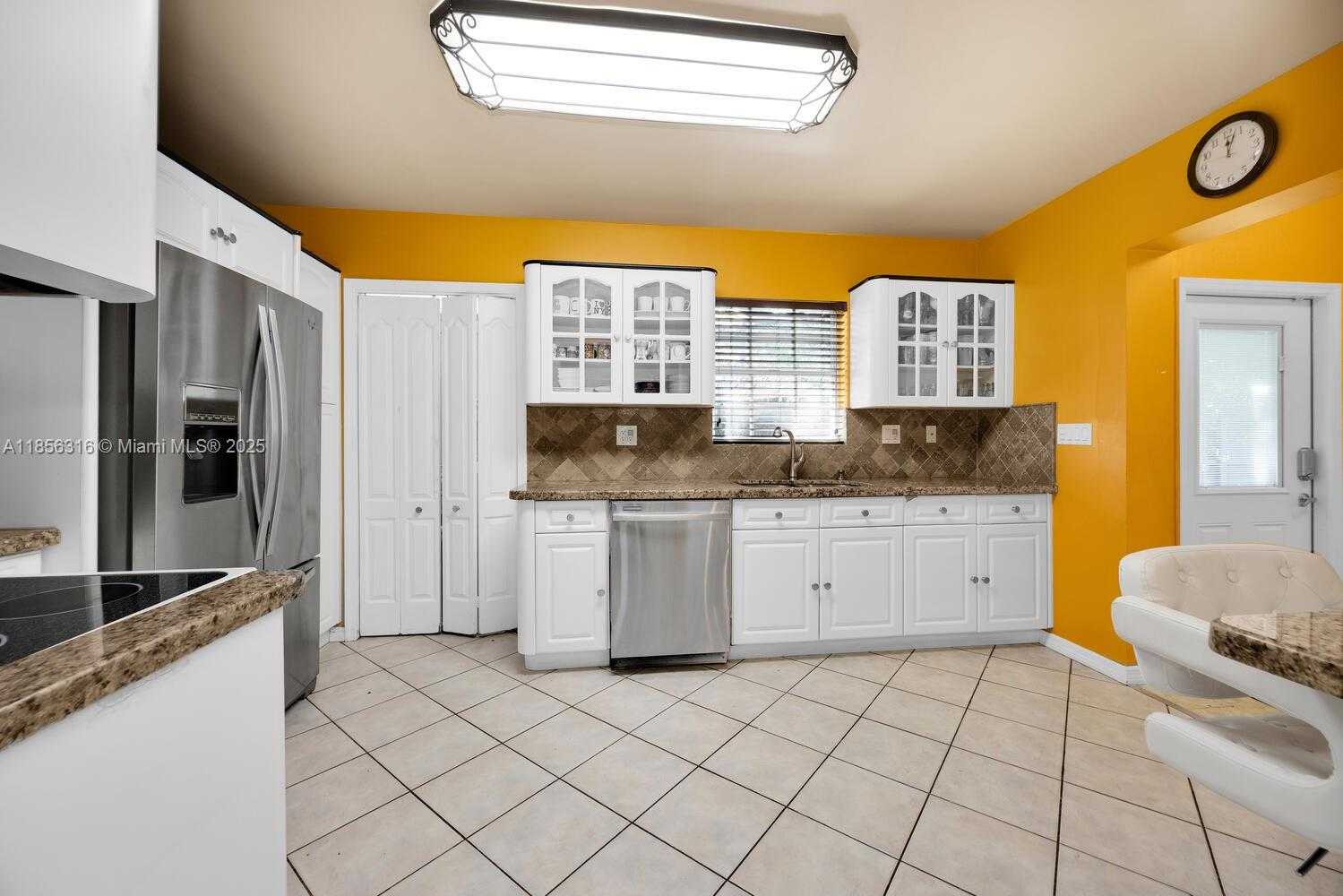 Small Image of 10504 SOUTH WEST 77TH CT, Pinecrest Number 26