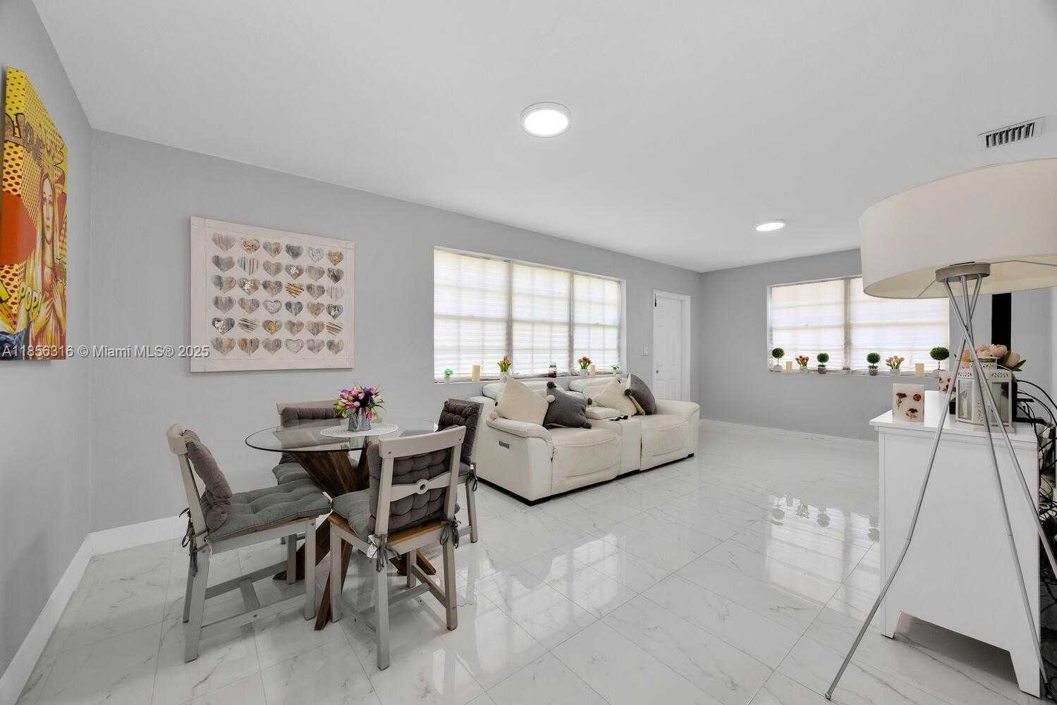 Small Image of 10504 SOUTH WEST 77TH CT, Pinecrest Number 29