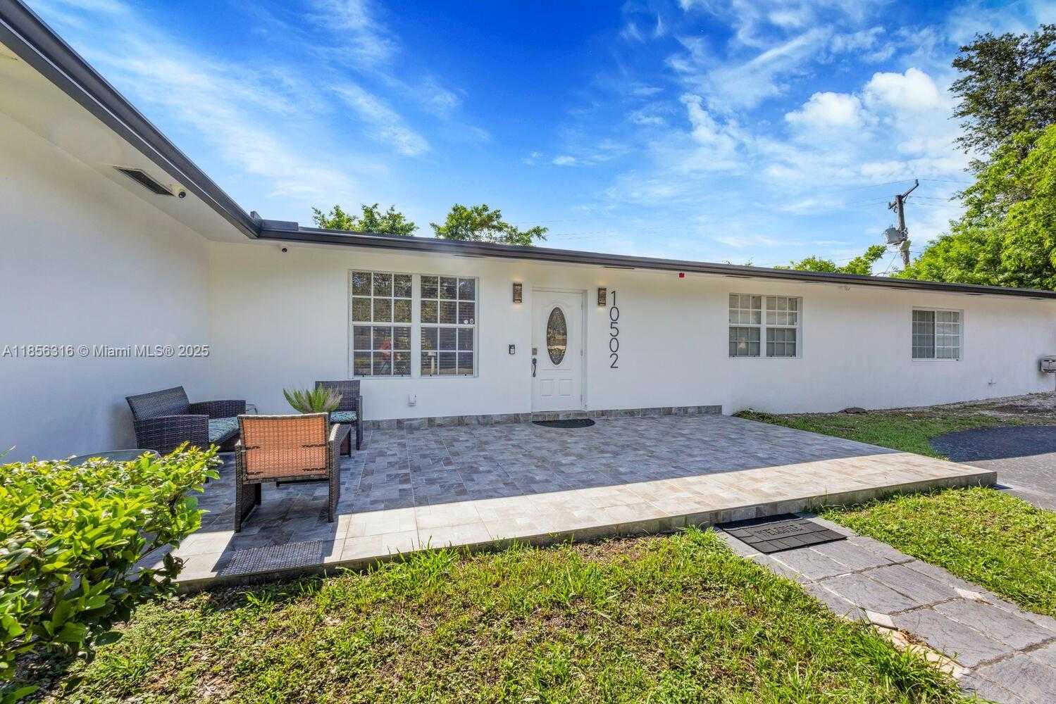 Small Image of 10504 SOUTH WEST 77TH CT, Pinecrest Number 3