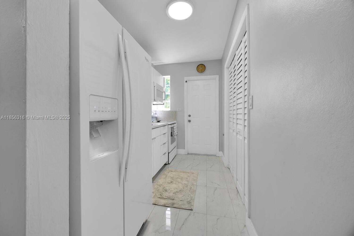Small Image of 10504 SOUTH WEST 77TH CT, Pinecrest Number 31