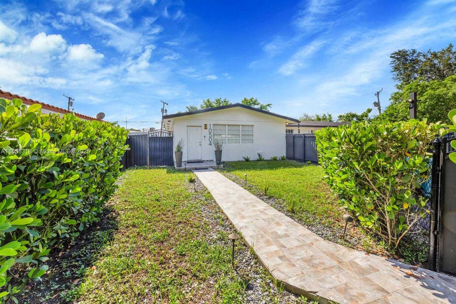 Small Image of 10504 SOUTH WEST 77TH CT, Pinecrest Number 32