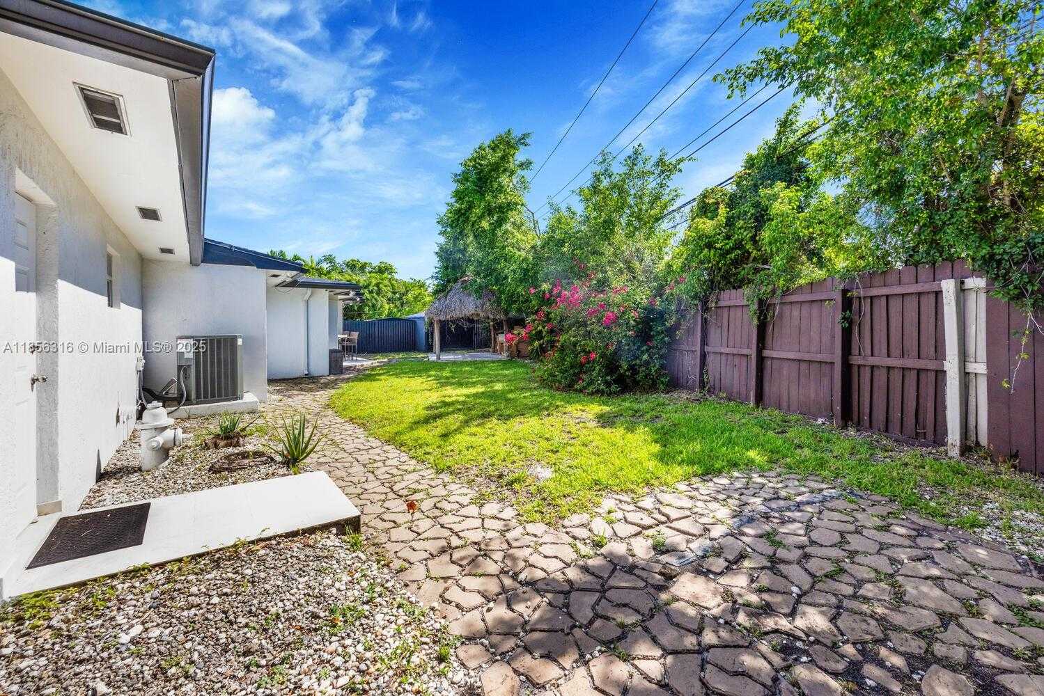 Small Image of 10504 SOUTH WEST 77TH CT, Pinecrest Number 37