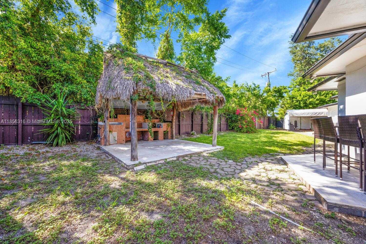 Small Image of 10504 SOUTH WEST 77TH CT, Pinecrest Number 43