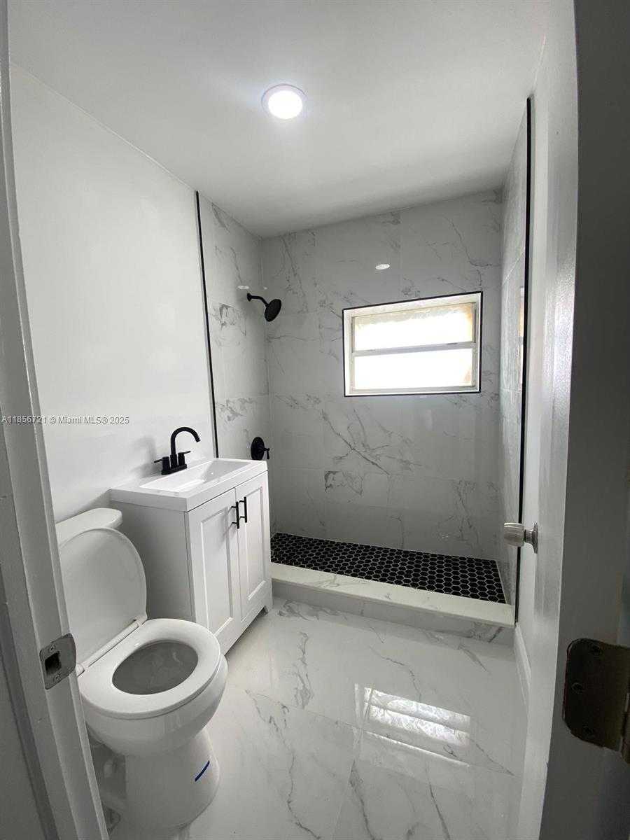 Small Image of 894 NORTH WEST 108TH ST, Miami Number 2
