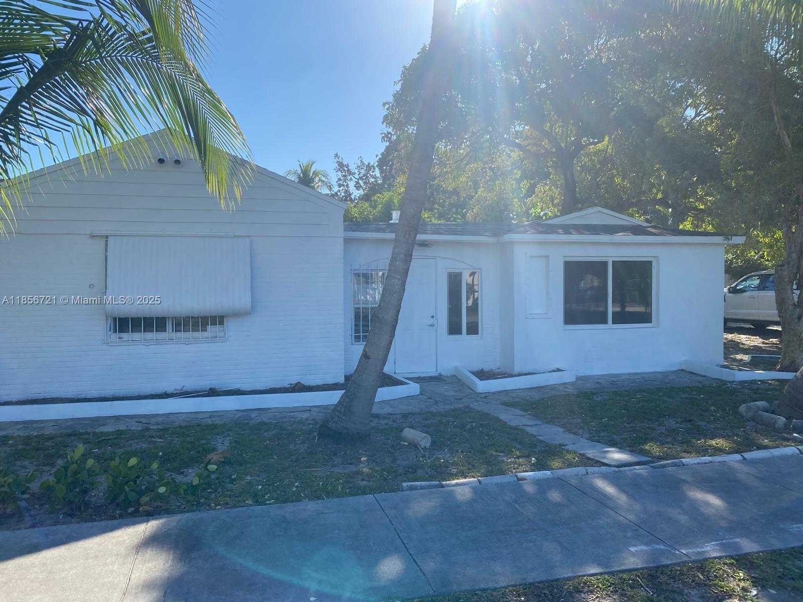 Small Image of 894 NORTH WEST 108TH ST, Miami Number 6