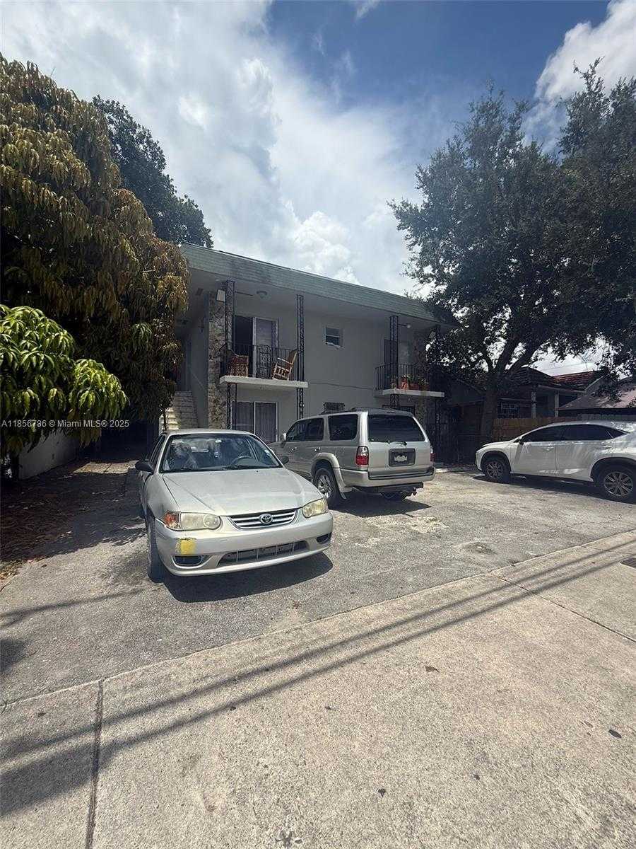 Small Image of 414 SOUTH WEST 15TH AVE, Miami Number 2