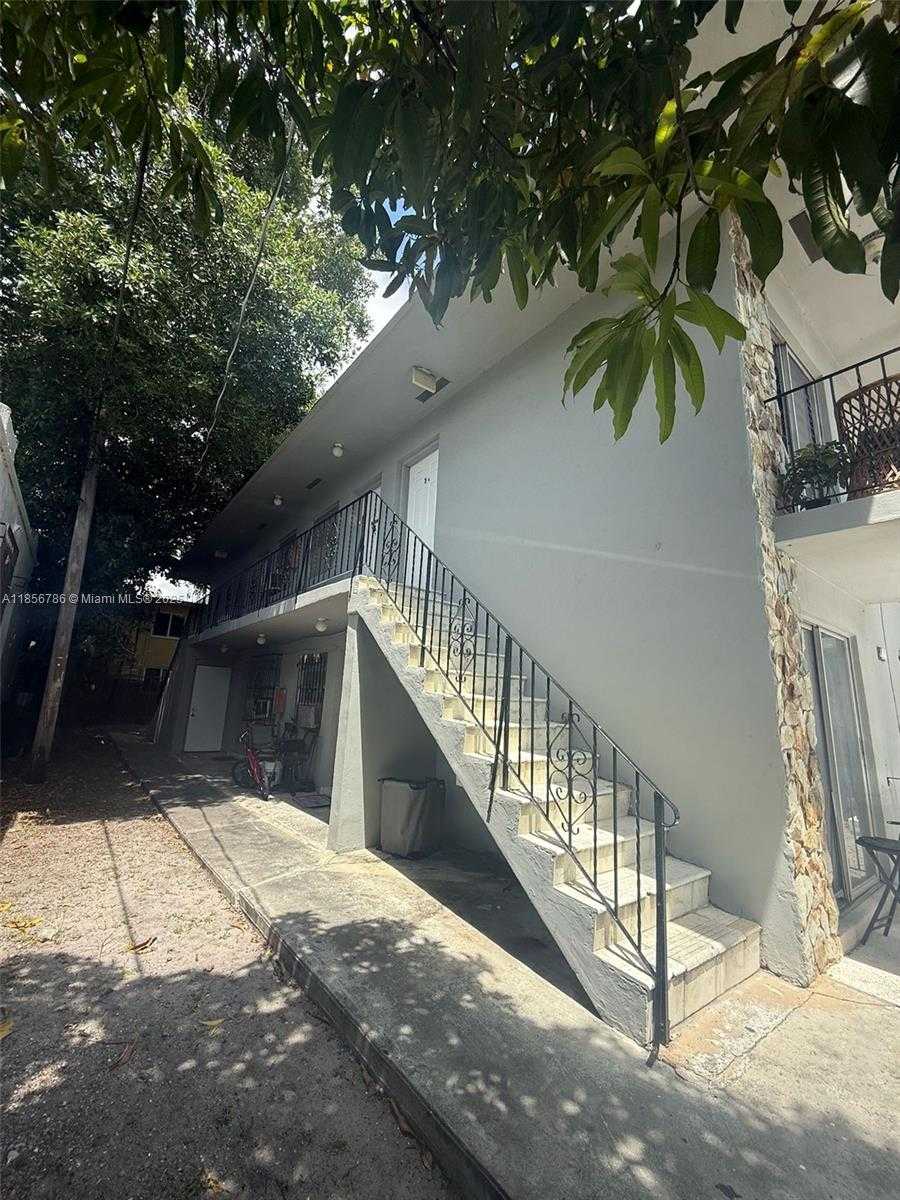 Small Image of 414 SOUTH WEST 15TH AVE, Miami Number 3