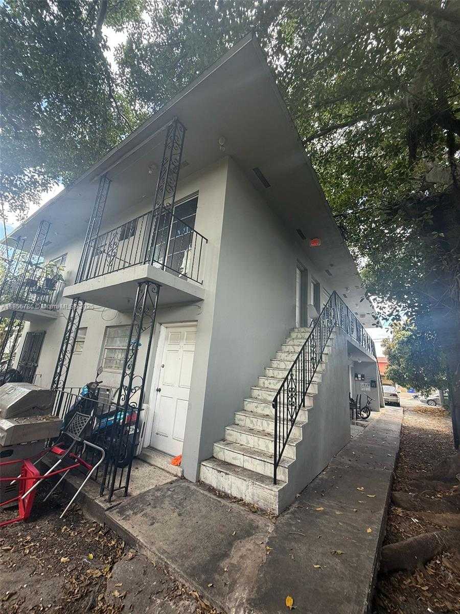 Small Image of 414 SOUTH WEST 15TH AVE, Miami Number 4