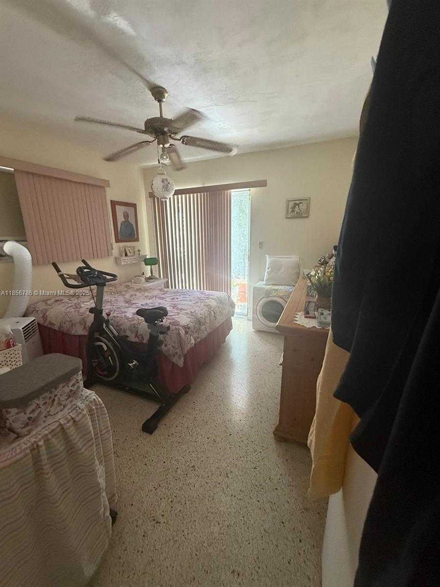 Small Image of 414 SOUTH WEST 15TH AVE, Miami Number 9