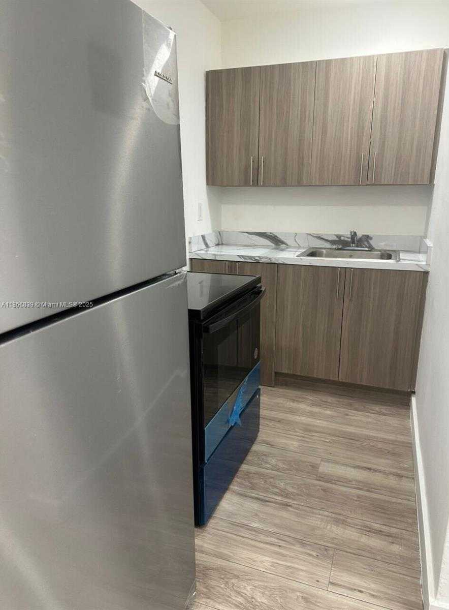 Small Image of 1958 NORTH EAST 172ND ST #4, North Miami Beach Number 11