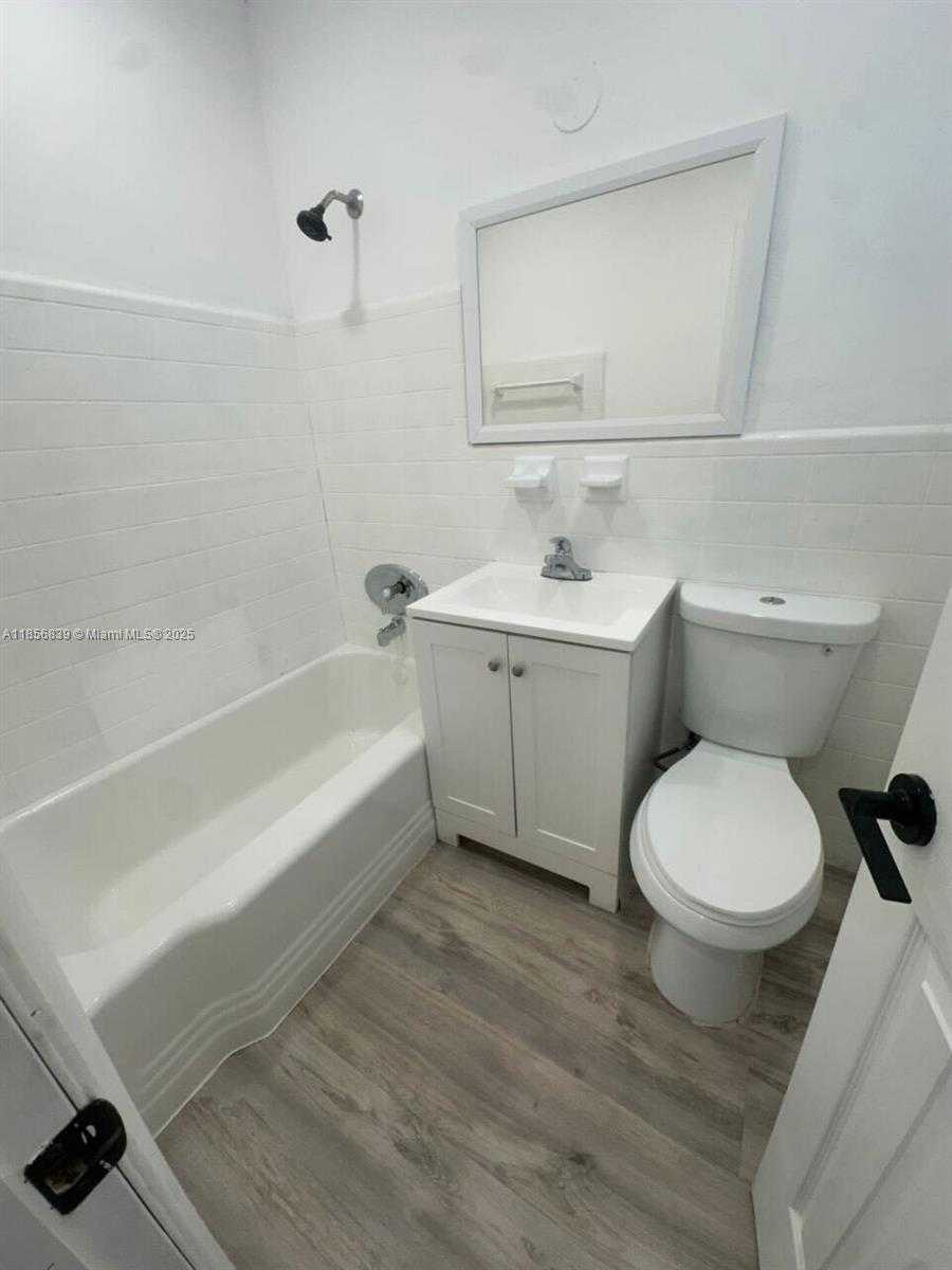 Small Image of 1958 NORTH EAST 172ND ST #4, North Miami Beach Number 13