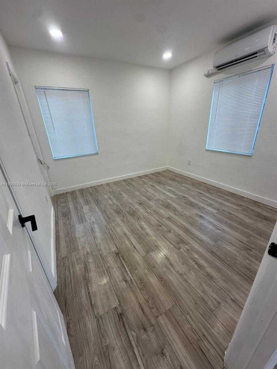 Small Image of 1958 NORTH EAST 172ND ST #4, North Miami Beach Number 14