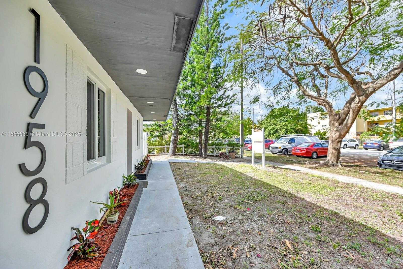 Small Image of 1958 NORTH EAST 172ND ST #4, North Miami Beach Number 6