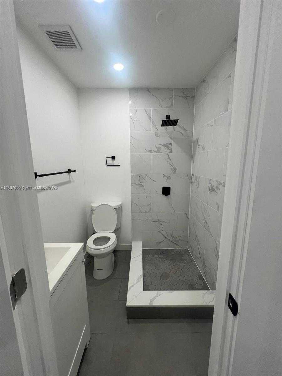 Small Image of 2970 SOUTH WEST 13TH ST, Miami Number 6