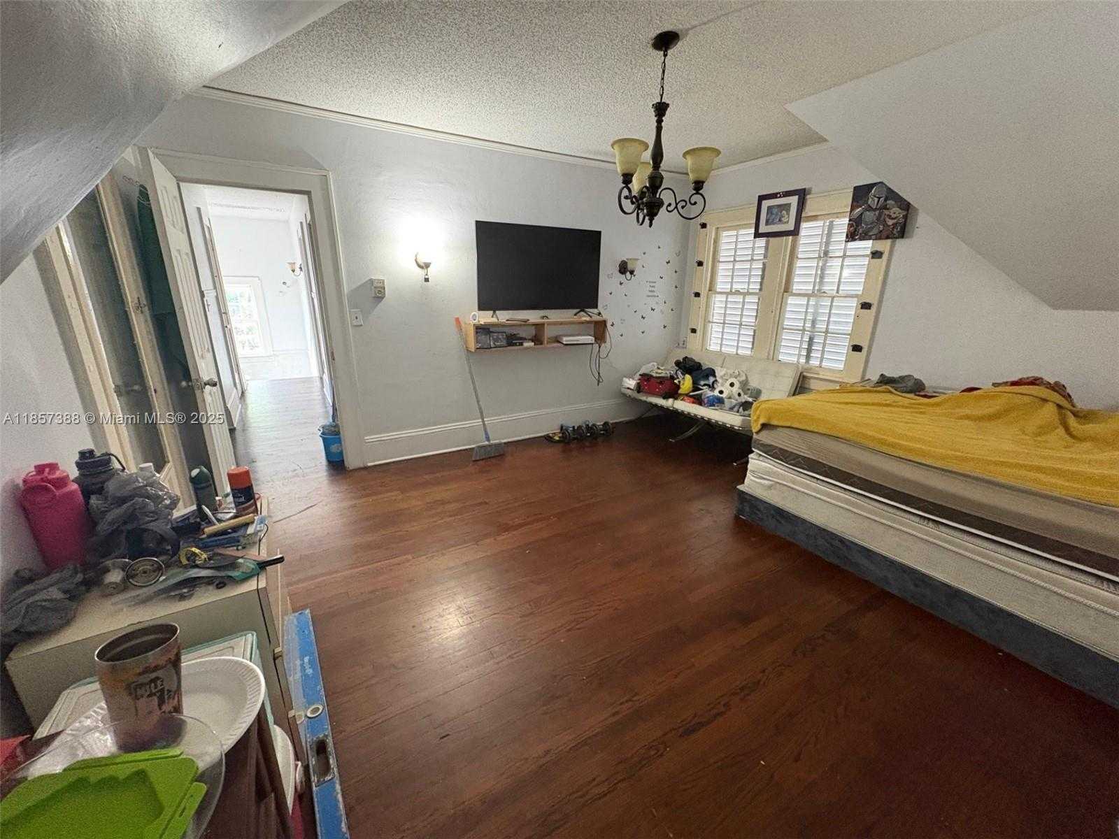 Small Image of 2619 SOUTH WEST 5TH ST, Miami Number 10