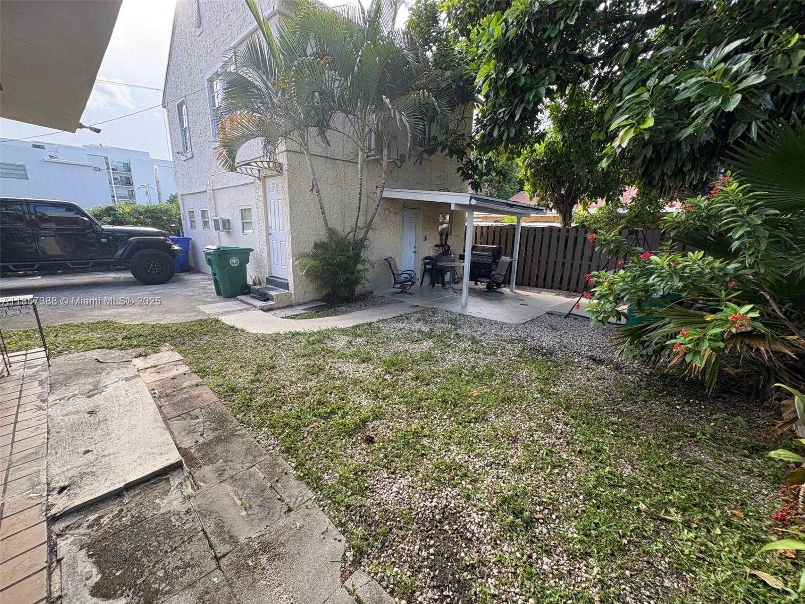 Small Image of 2619 SOUTH WEST 5TH ST, Miami Number 14