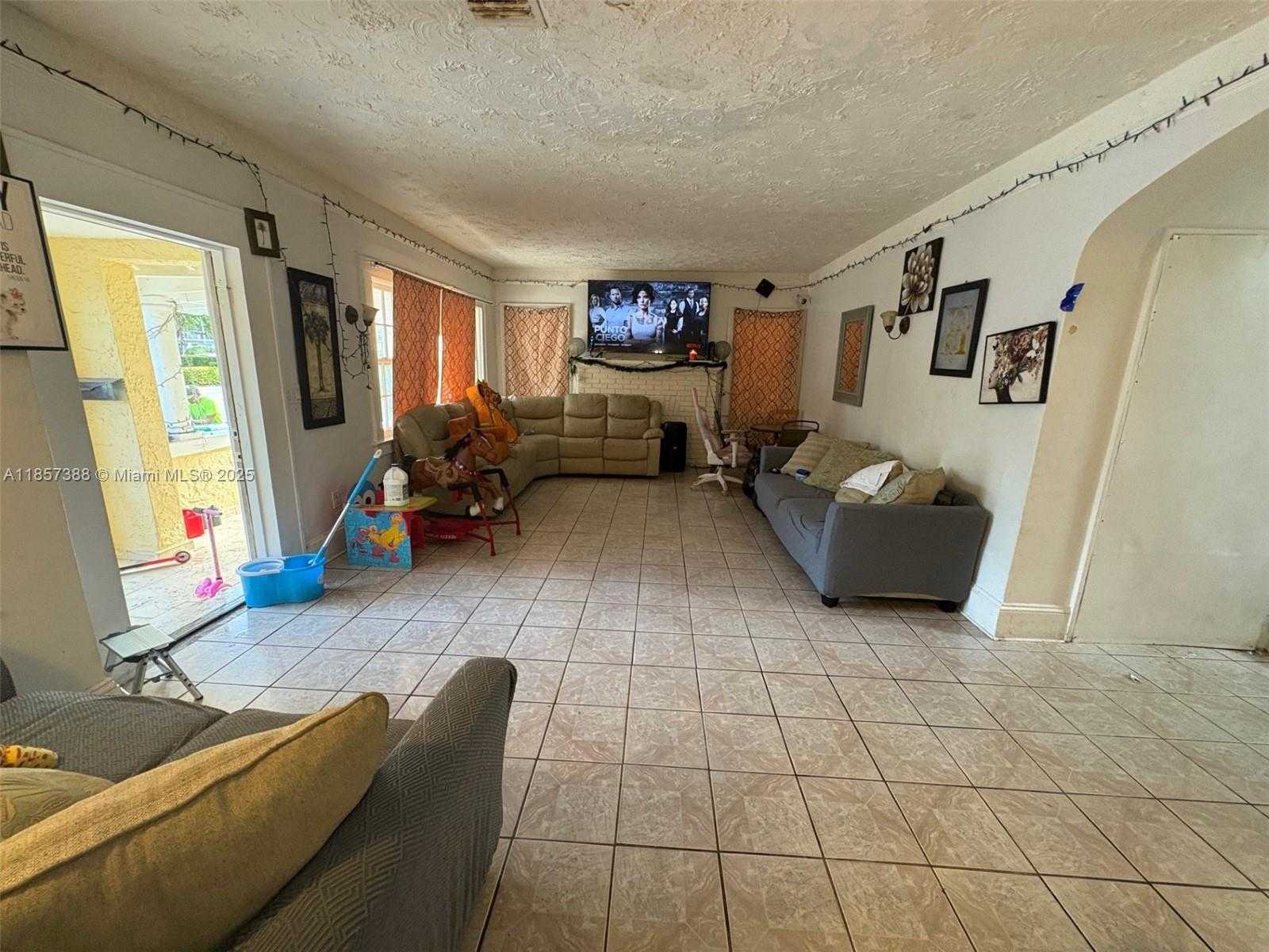 Small Image of 2619 SOUTH WEST 5TH ST, Miami Number 15