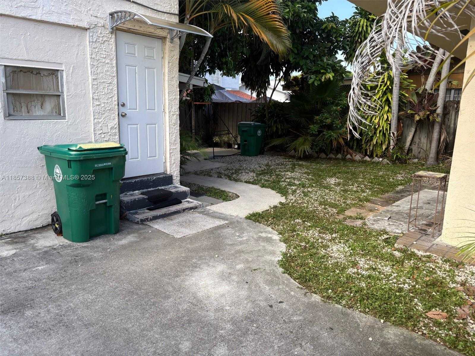 Small Image of 2619 SOUTH WEST 5TH ST, Miami Number 17