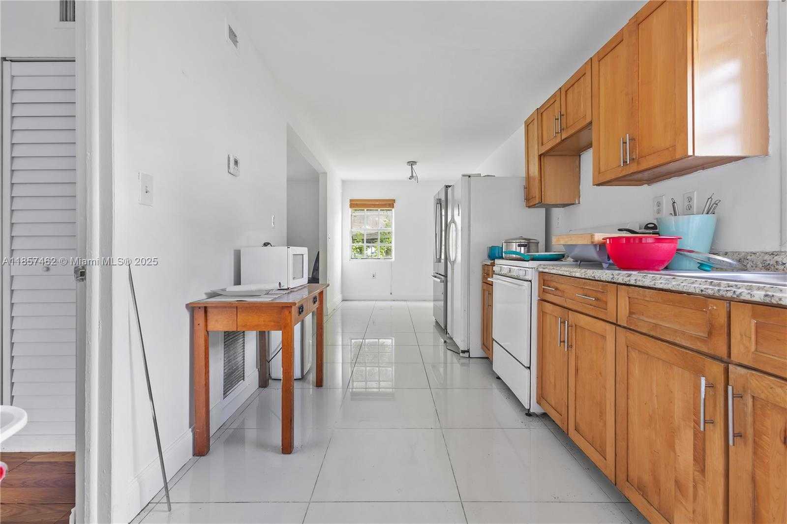 Small Image of 2367 SOUTH WEST 19TH ST, Miami Number 21