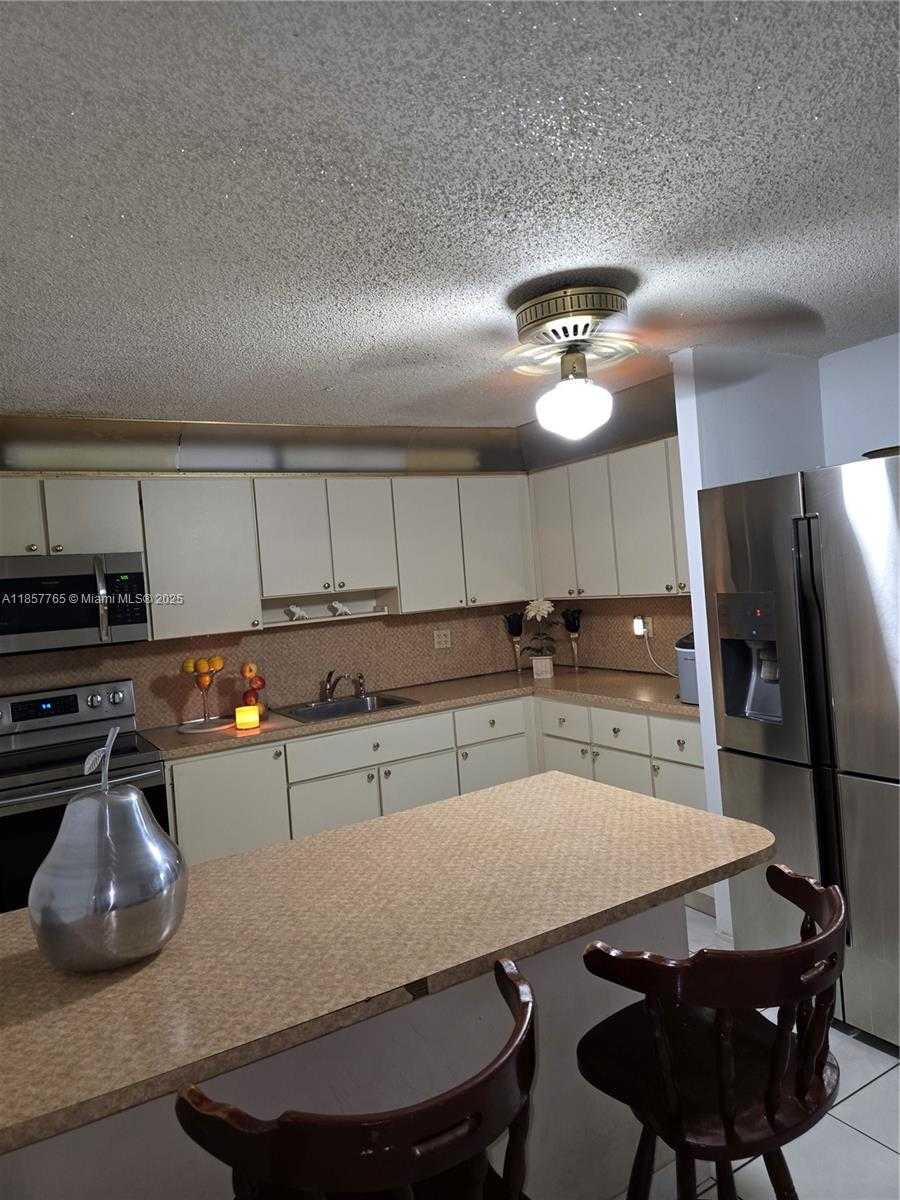 Small Image of 1765 SOUTH WEST 21ST ST, Miami Number 11