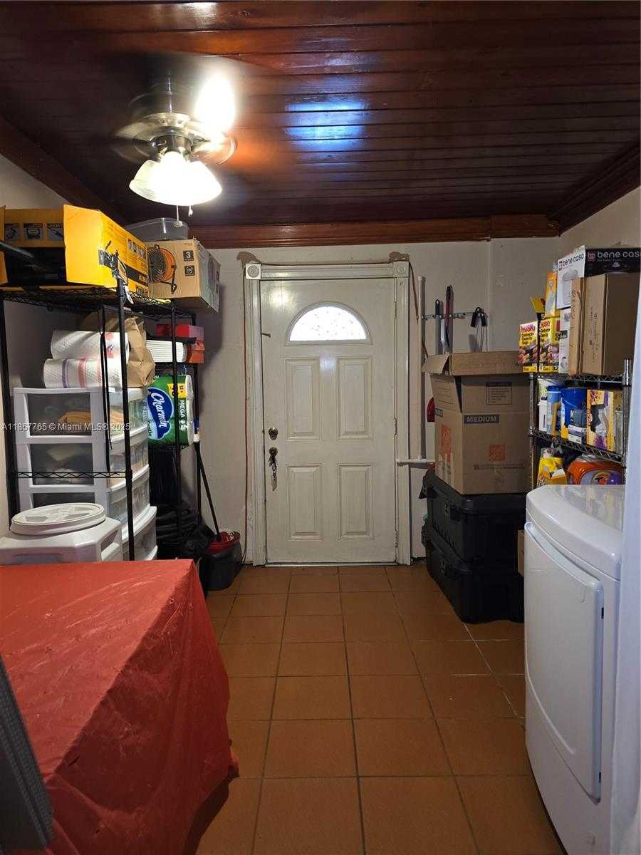 Small Image of 1765 SOUTH WEST 21ST ST, Miami Number 13