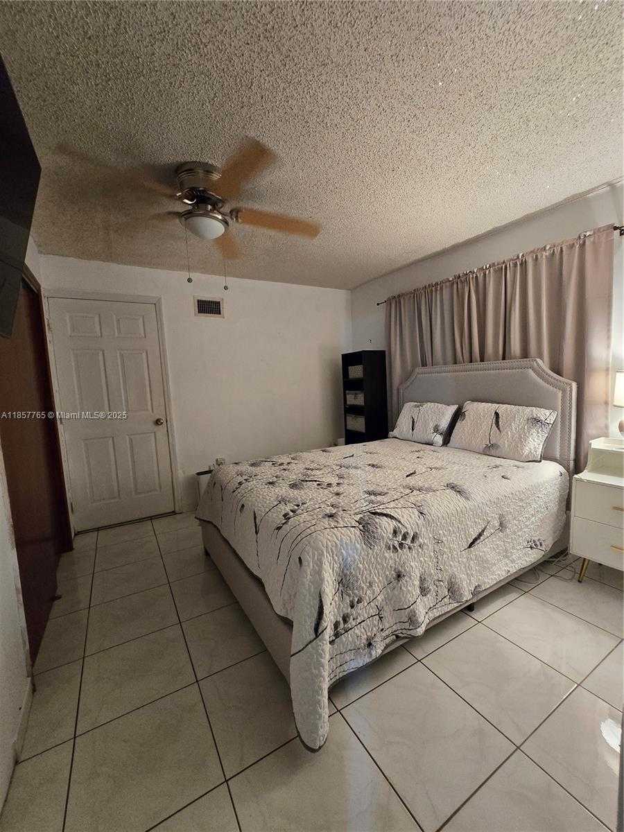 Small Image of 1765 SOUTH WEST 21ST ST, Miami Number 17