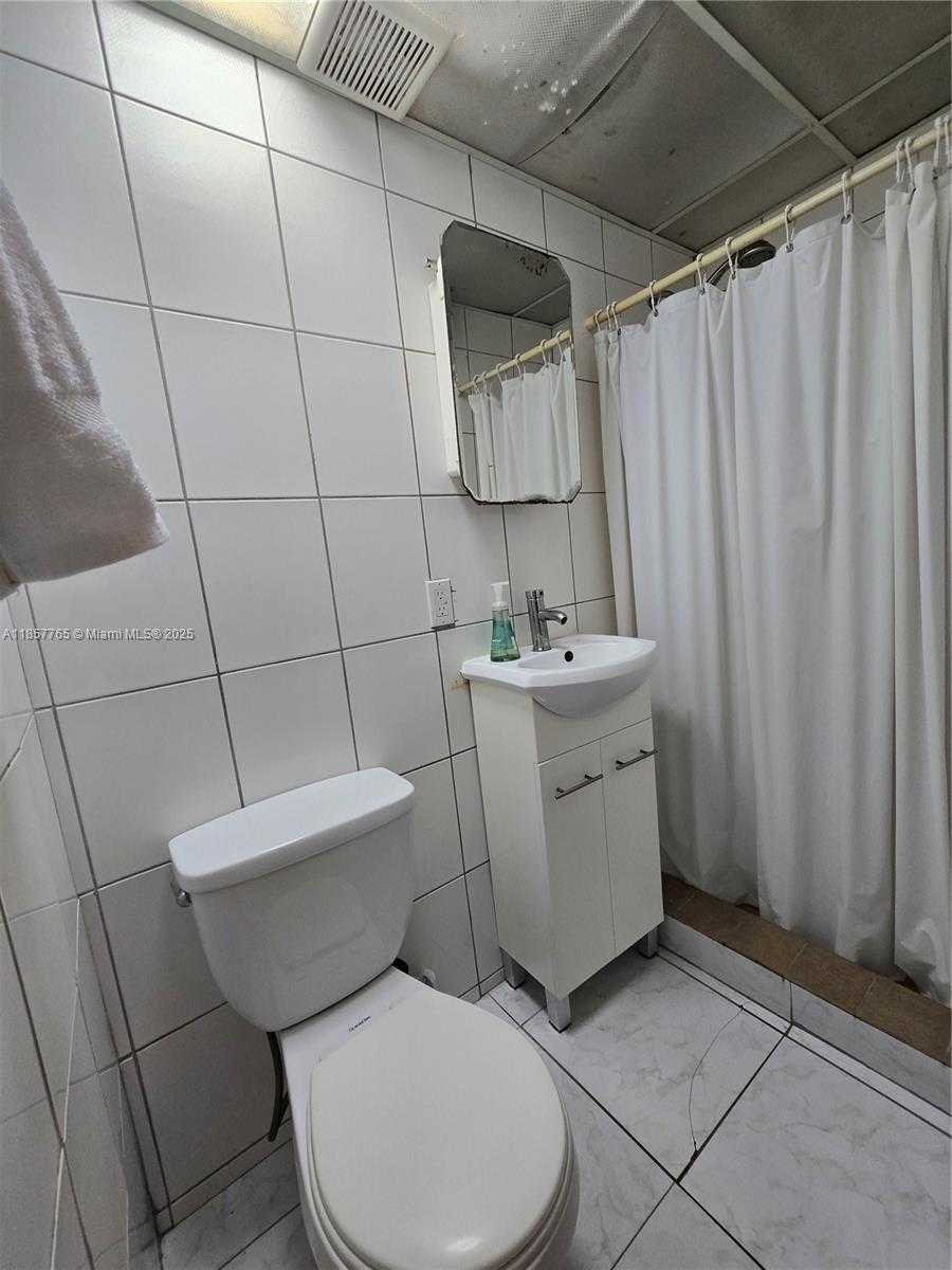 Small Image of 1765 SOUTH WEST 21ST ST, Miami Number 18
