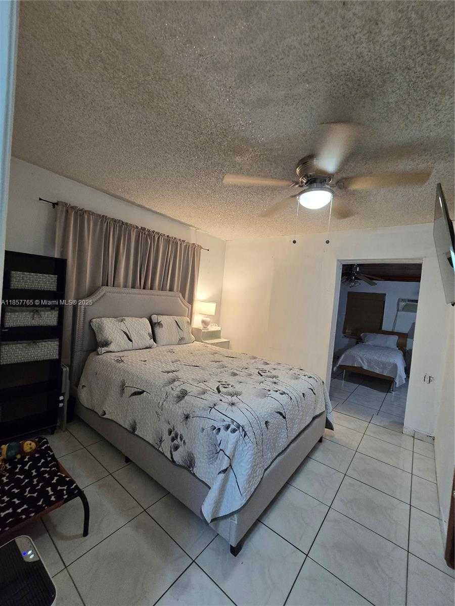 Small Image of 1765 SOUTH WEST 21ST ST, Miami Number 21