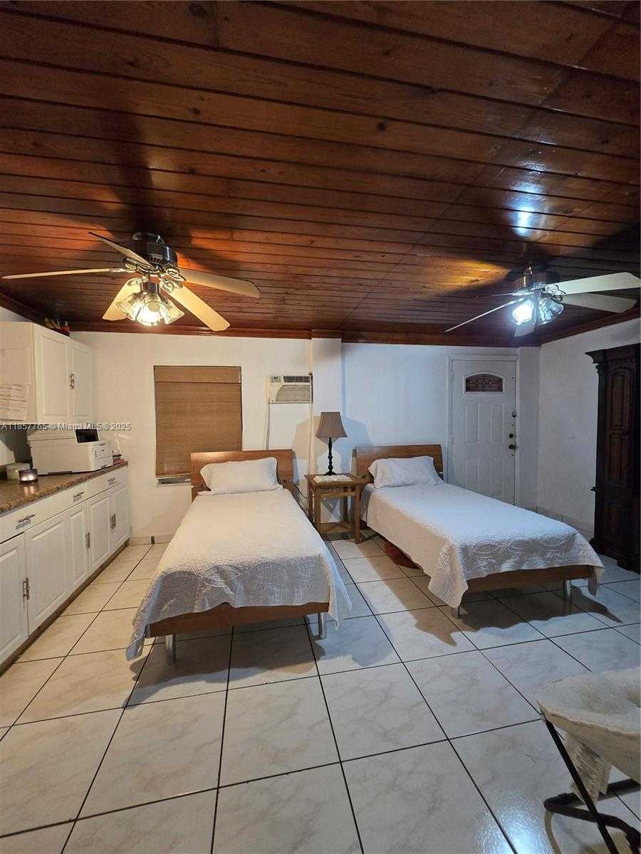Small Image of 1765 SOUTH WEST 21ST ST, Miami Number 22