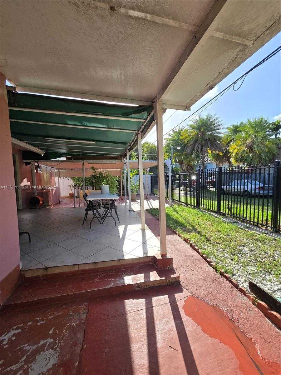 Small Image of 1765 SOUTH WEST 21ST ST, Miami Number 28