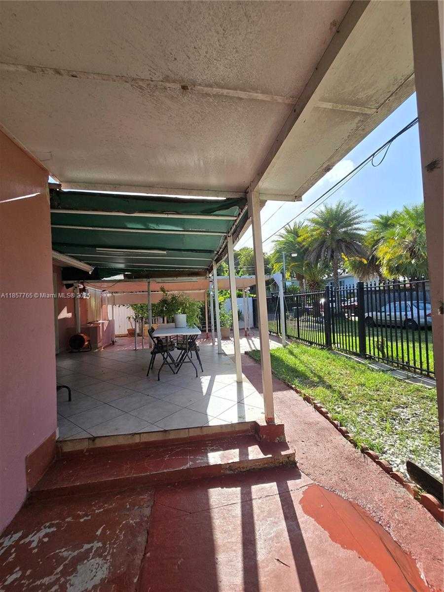 Small Image of 1765 SOUTH WEST 21ST ST, Miami Number 29