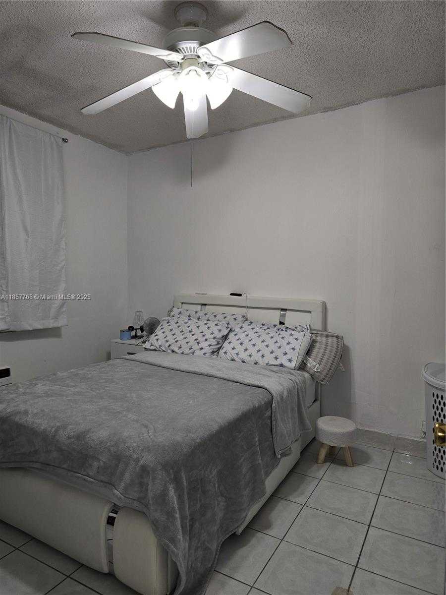 Small Image of 1765 SOUTH WEST 21ST ST, Miami Number 31
