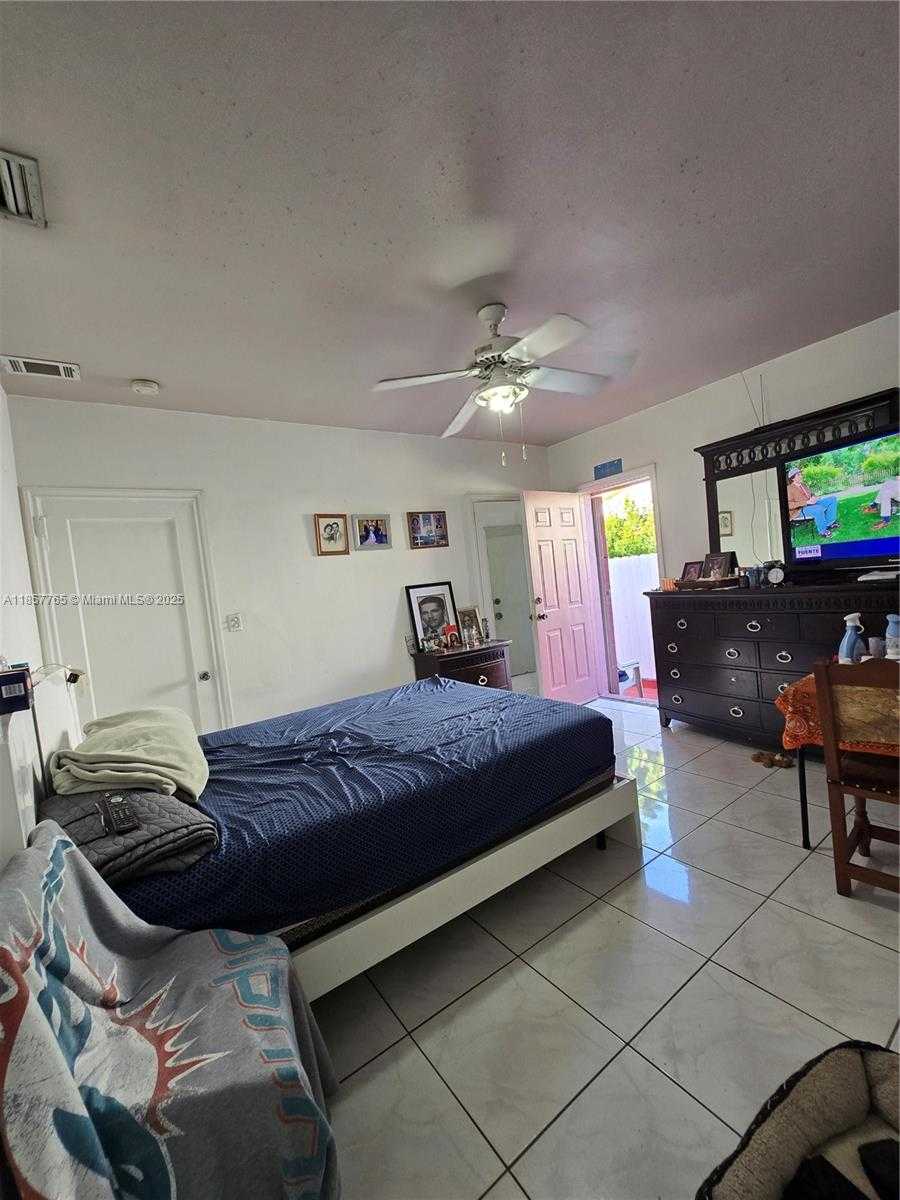 Small Image of 1765 SOUTH WEST 21ST ST, Miami Number 39