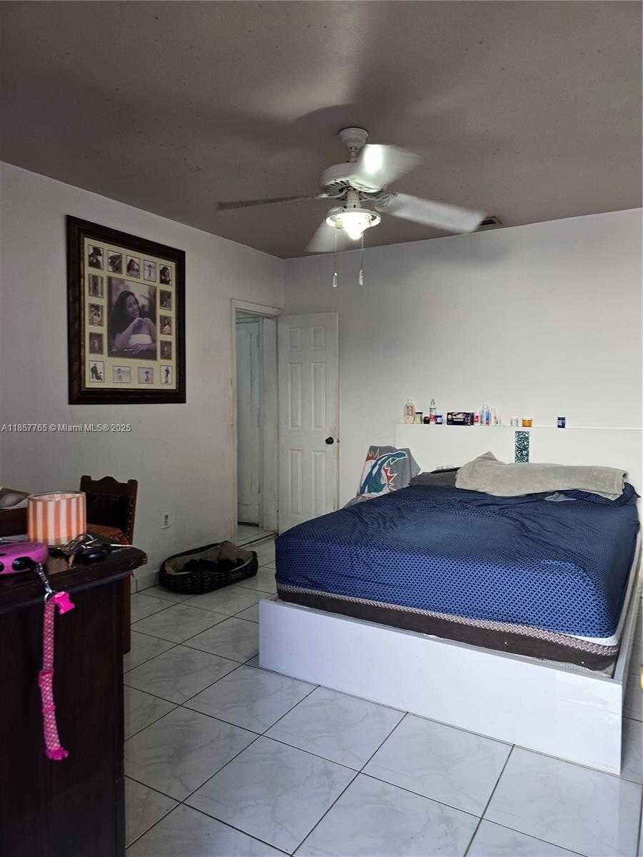 Small Image of 1765 SOUTH WEST 21ST ST, Miami Number 40