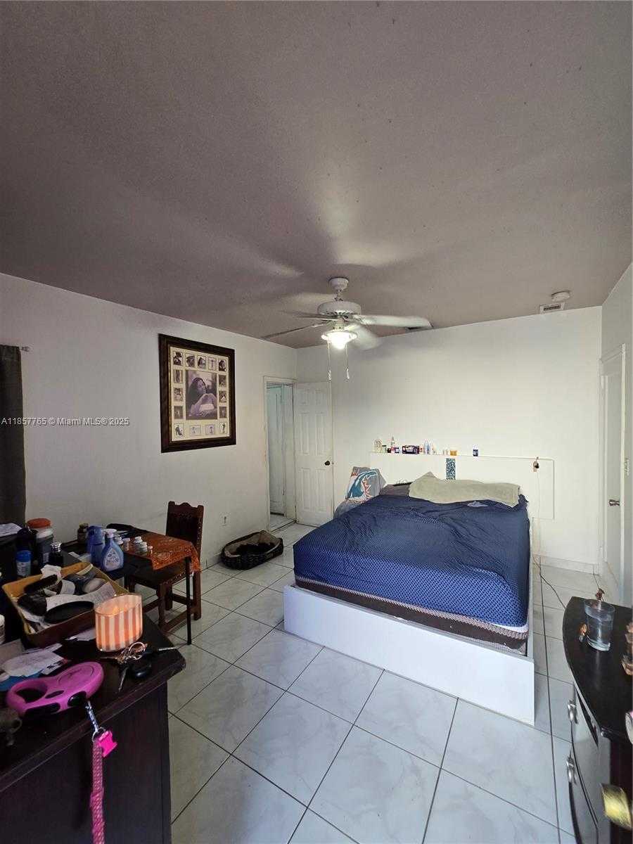 Small Image of 1765 SOUTH WEST 21ST ST, Miami Number 41
