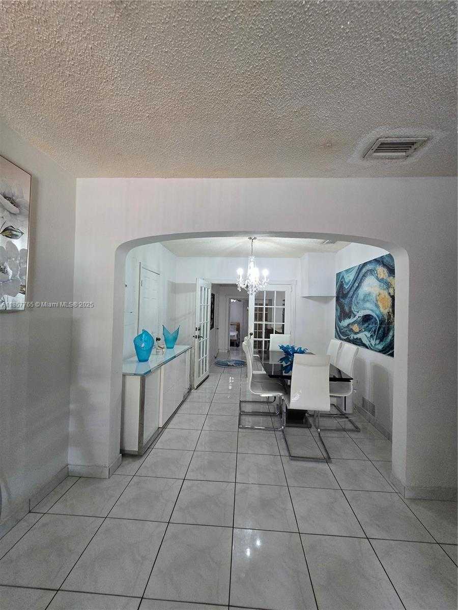 Small Image of 1765 SOUTH WEST 21ST ST, Miami Number 5