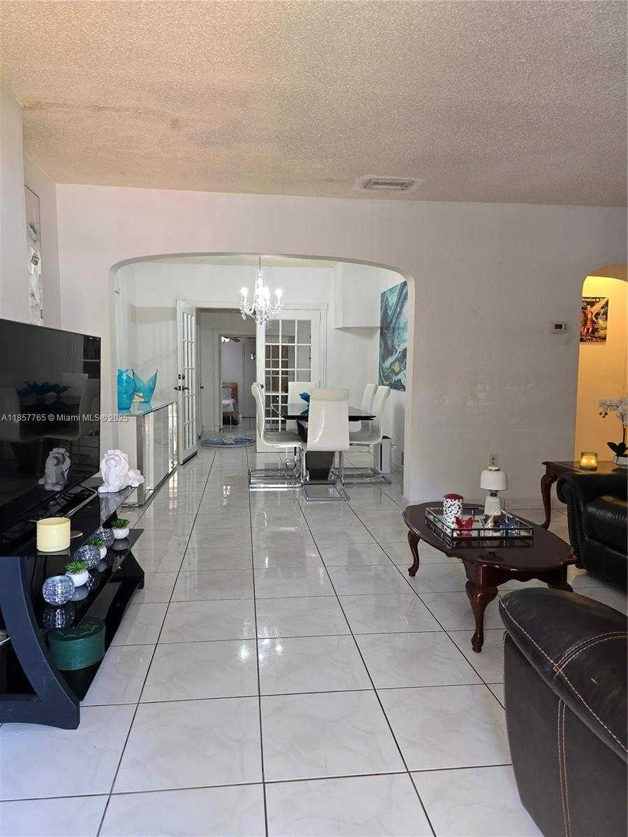 Small Image of 1765 SOUTH WEST 21ST ST, Miami Number 8