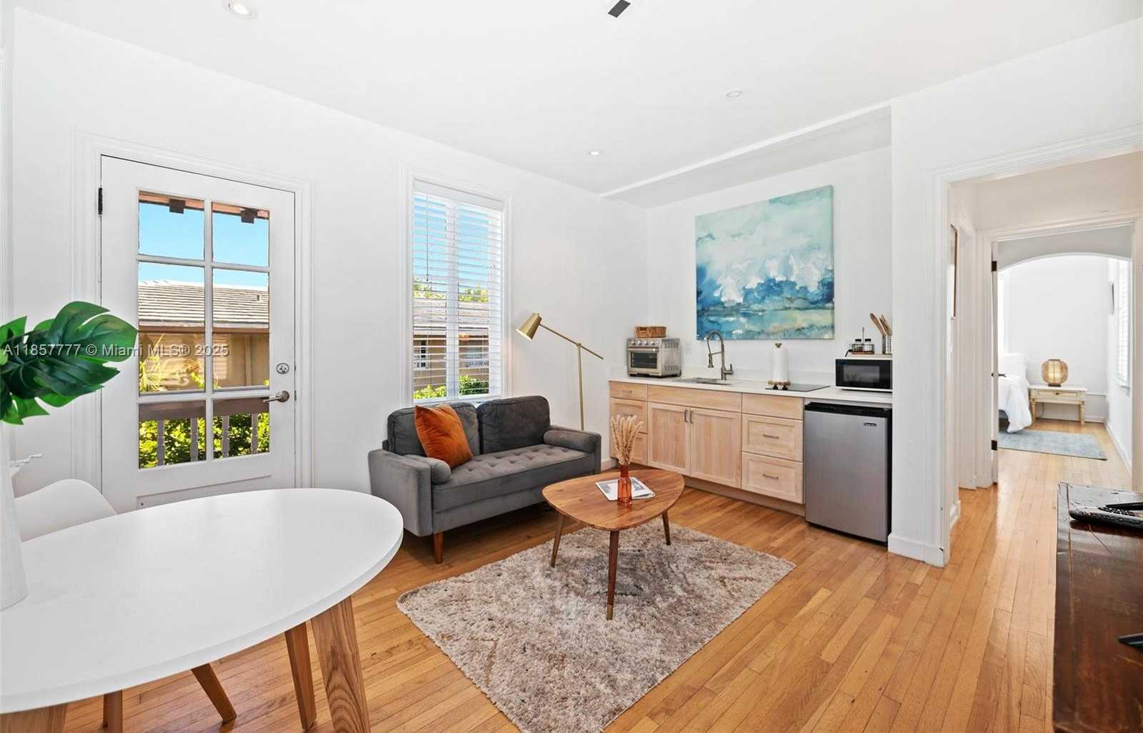 Small Image of 36 PHOENETIA AVE #6, Coral Gables Number 12