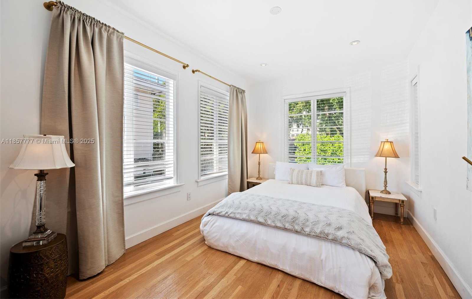 Small Image of 36 PHOENETIA AVE #6, Coral Gables Number 18