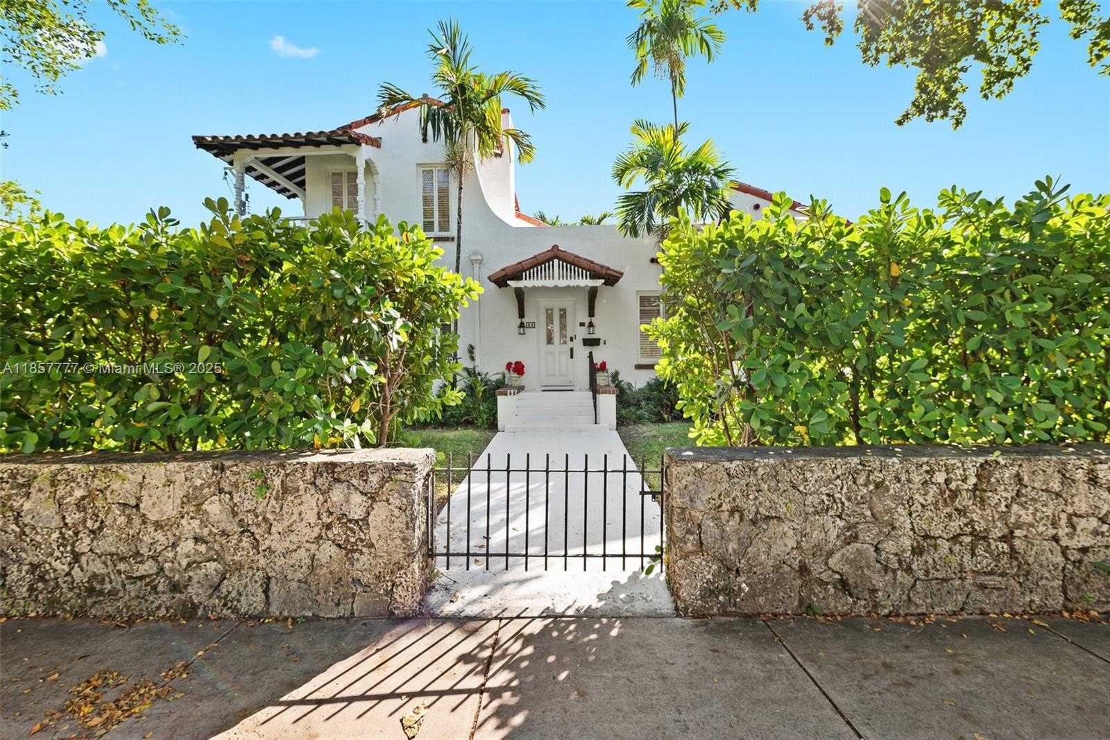 Small Image of 36 PHOENETIA AVE #6, Coral Gables Number 2