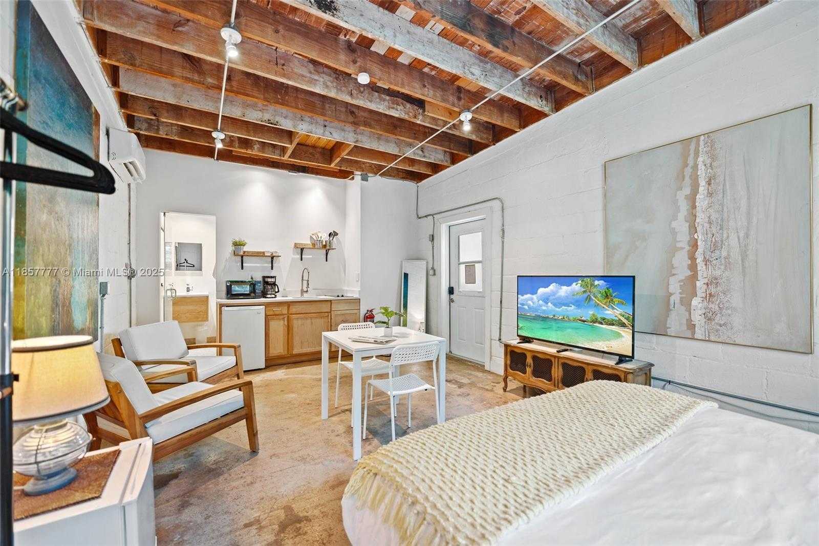 Small Image of 36 PHOENETIA AVE #6, Coral Gables Number 27