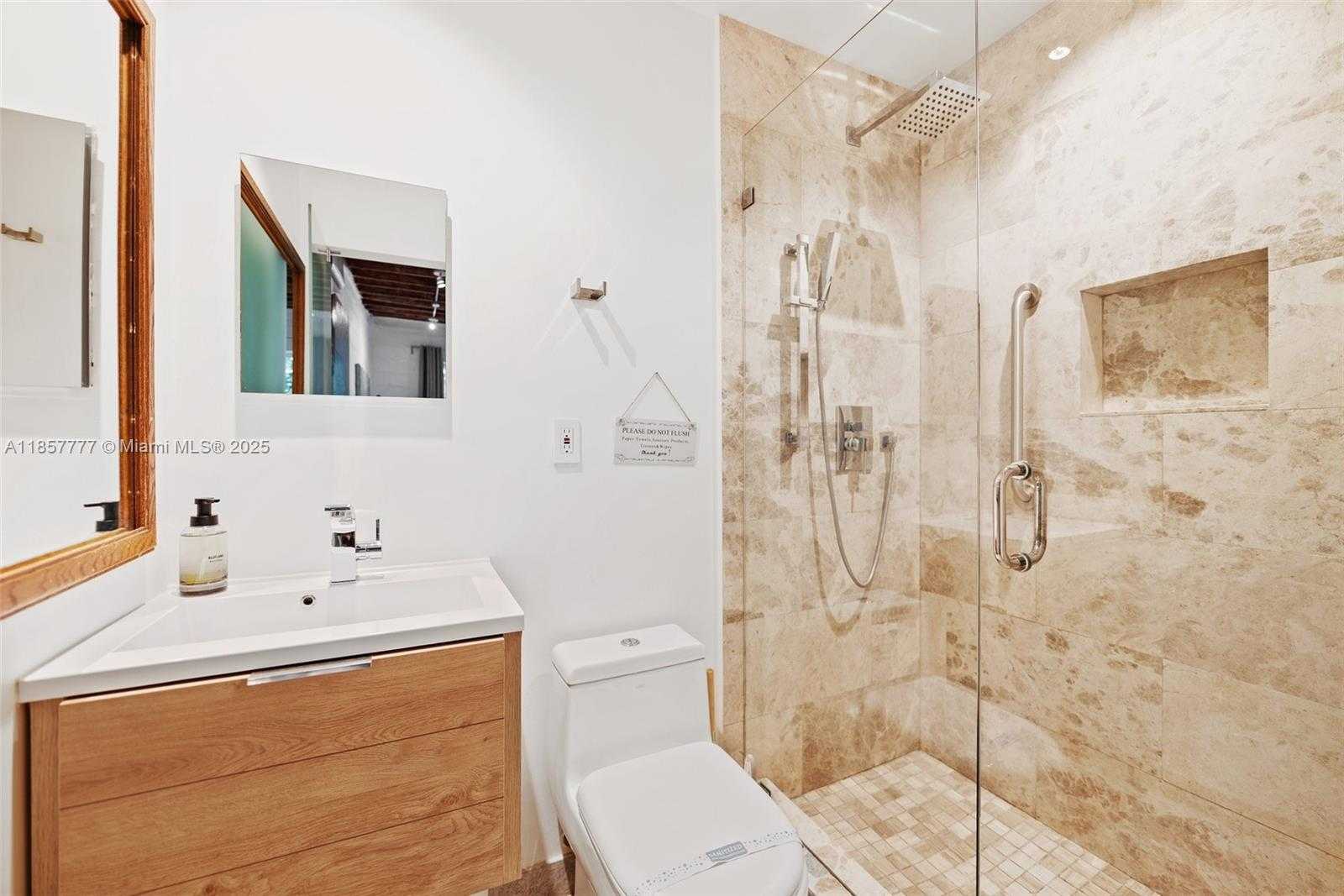 Small Image of 36 PHOENETIA AVE #6, Coral Gables Number 29
