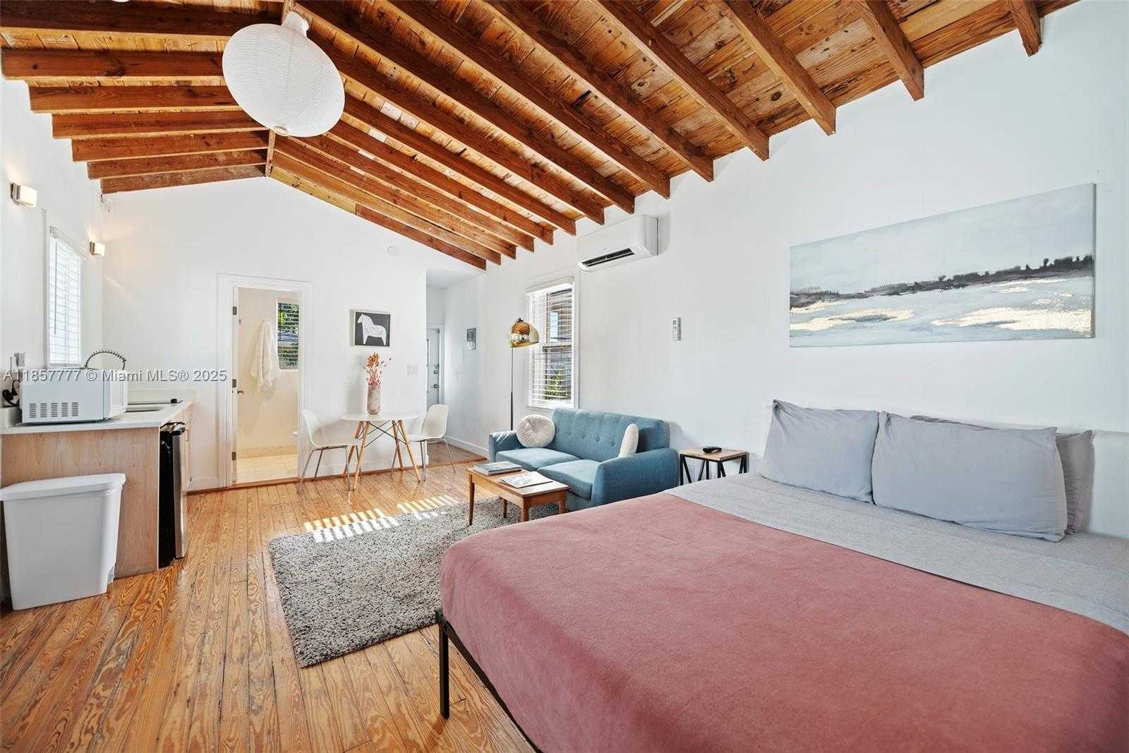 Small Image of 36 PHOENETIA AVE #6, Coral Gables Number 32