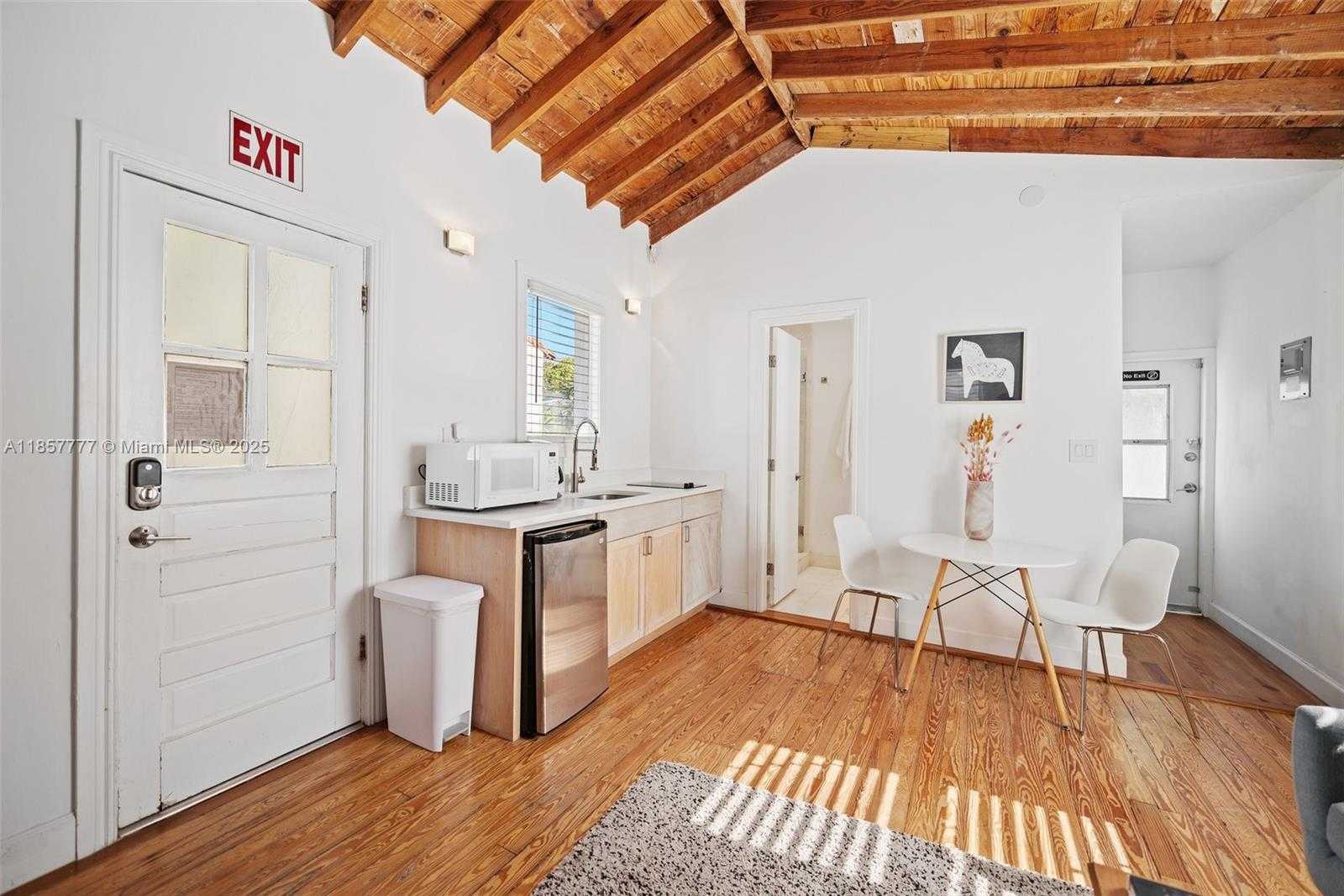 Small Image of 36 PHOENETIA AVE #6, Coral Gables Number 33