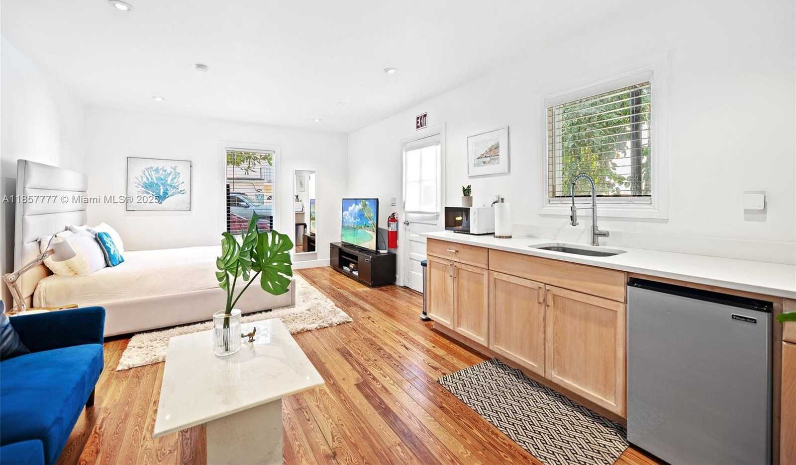 Small Image of 36 PHOENETIA AVE #6, Coral Gables Number 37