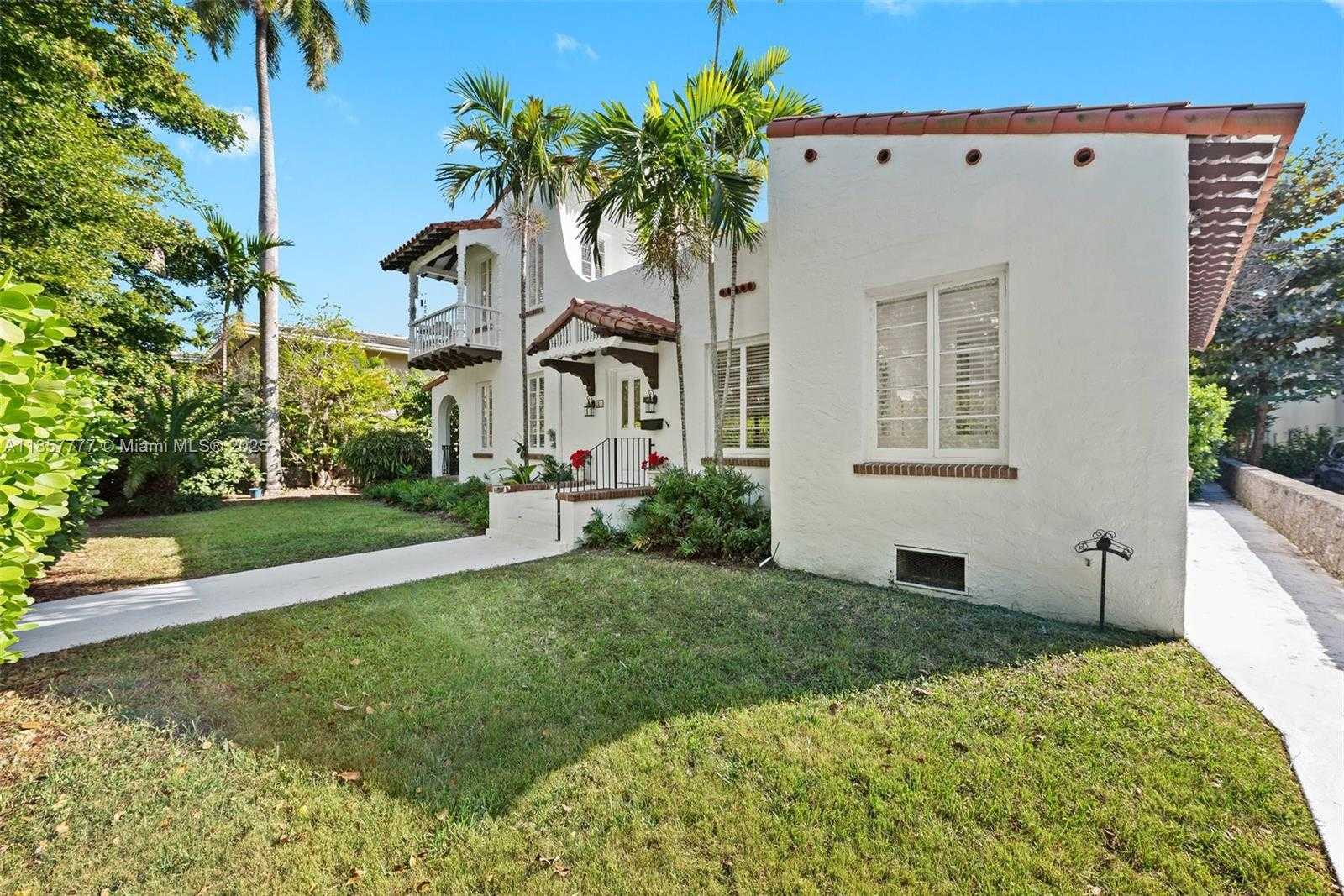Small Image of 36 PHOENETIA AVE #6, Coral Gables Number 4